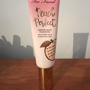 Too Faced Peach Perfect Foundation Snow